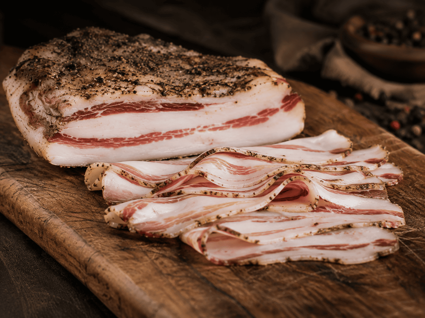 Guanciale tradicional curado